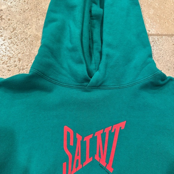 Saint Michael Red Ribbon Logo Pullover Green Hoodie - Picture 5 of 11